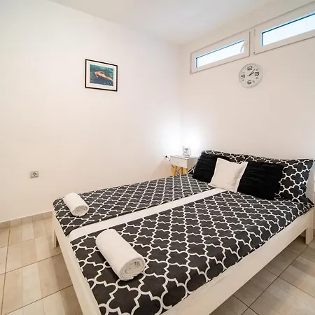 Rab Centar Apartment *